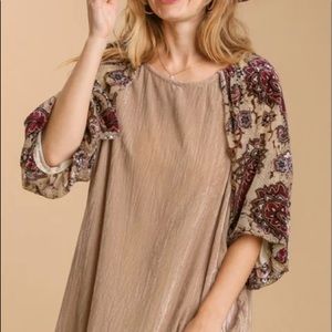 UMGEE VELVET BALLOON SLEEVE.  NEW XL